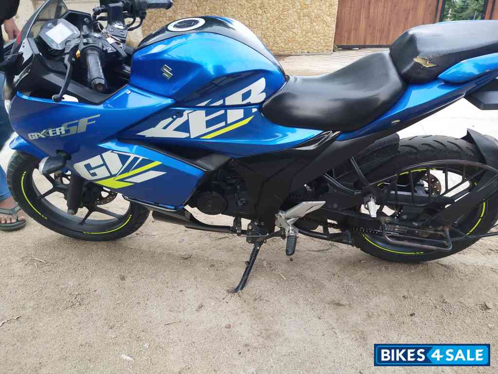 Blue Suzuki Gixxer SF BS6