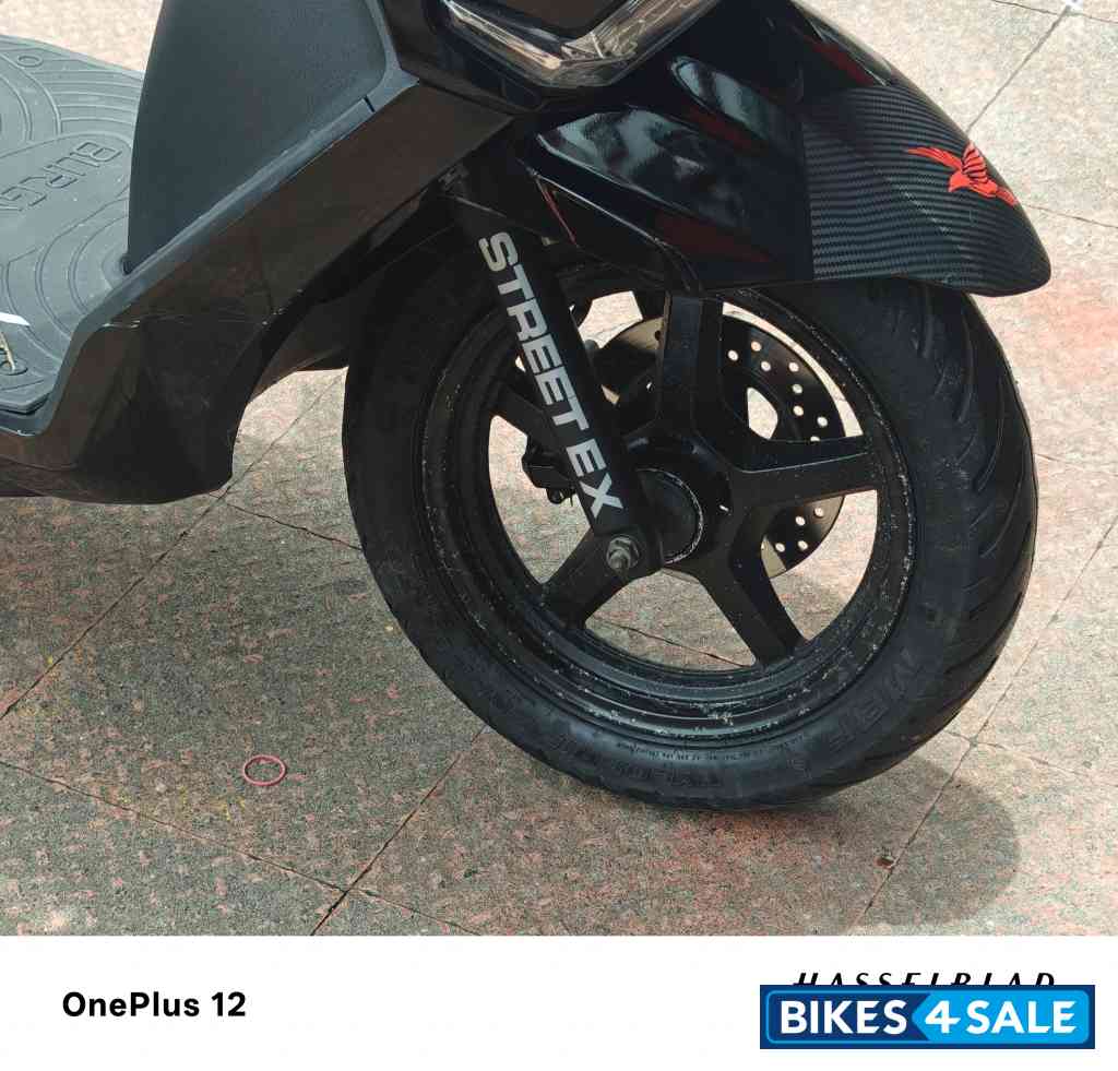 Black Suzuki Burgman Street EX Black Suzuki Burgman Street EX