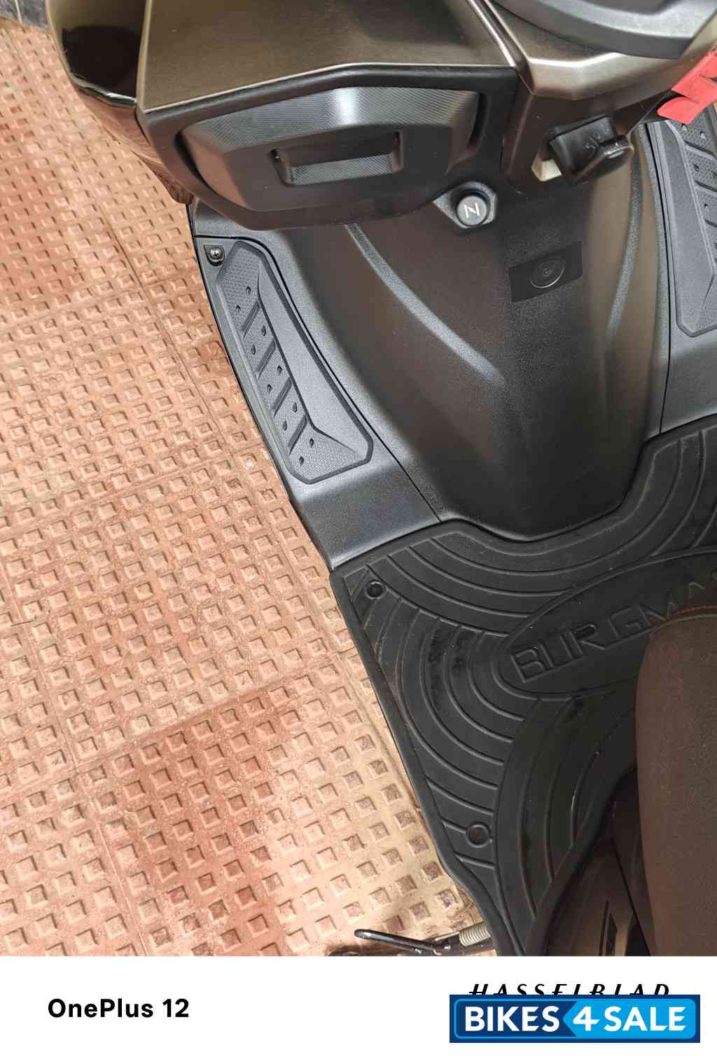 Black Suzuki Burgman Street EX Black Suzuki Burgman Street EX