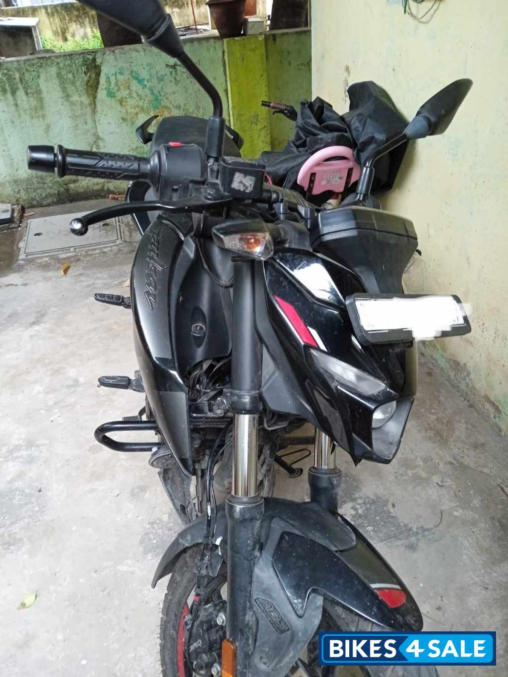 Black Bajaj Pulsar N160 Dual Channel ABS Black Bajaj Pulsar N160 Dual Channel ABS