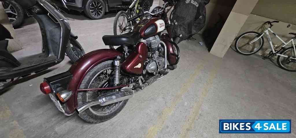 Mehroon Royal Enfield Classic 350