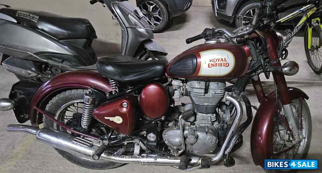 Mehroon Royal Enfield Classic 350