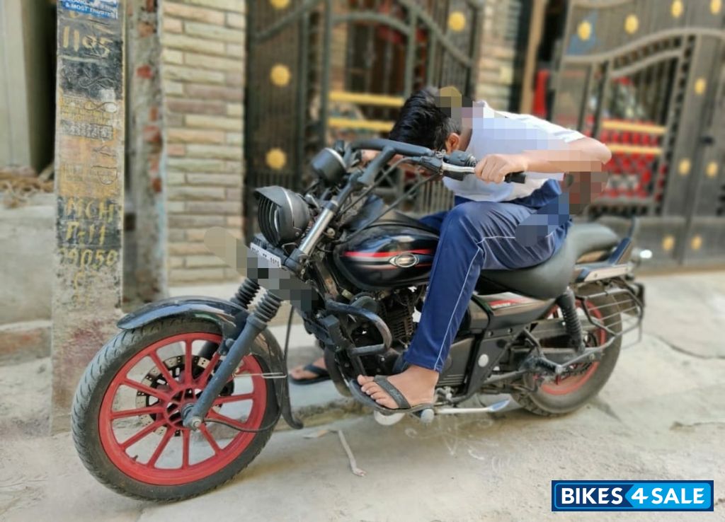 Bajaj Avenger Cruise 220