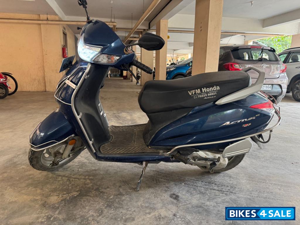 Blue Honda Activa 6G Dlx