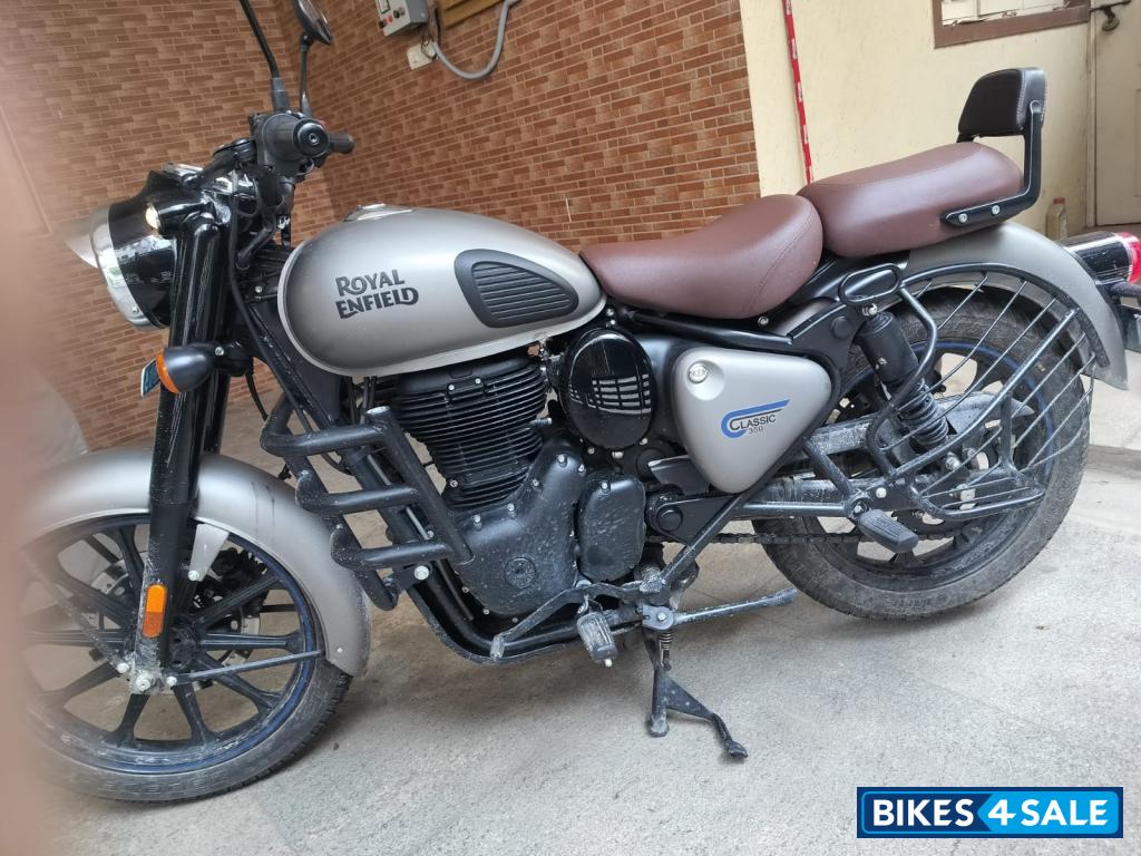 Dark Gunmental Royal Enfield Classic 350 2021