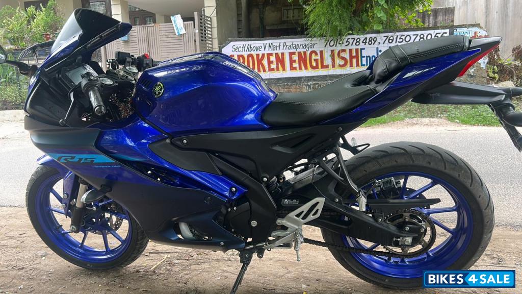 Yamaha R15 V4