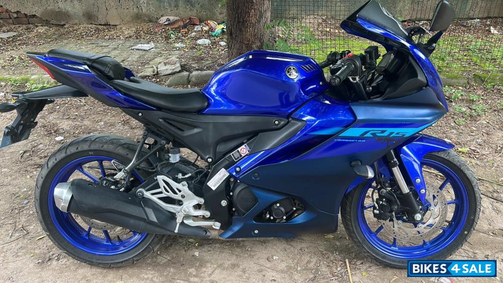 Yamaha R15 V4