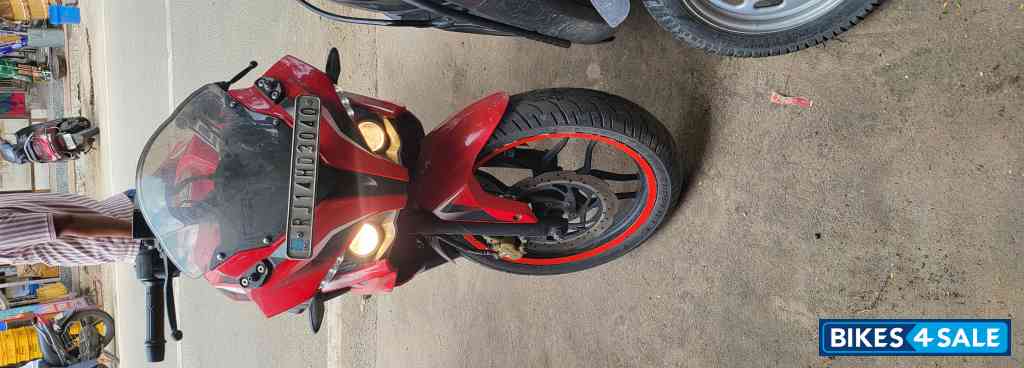 Red Bajaj Pulsar RS 200
