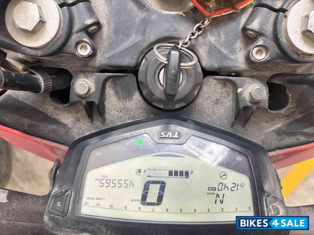 Red TVS Apache RTR 200 4V