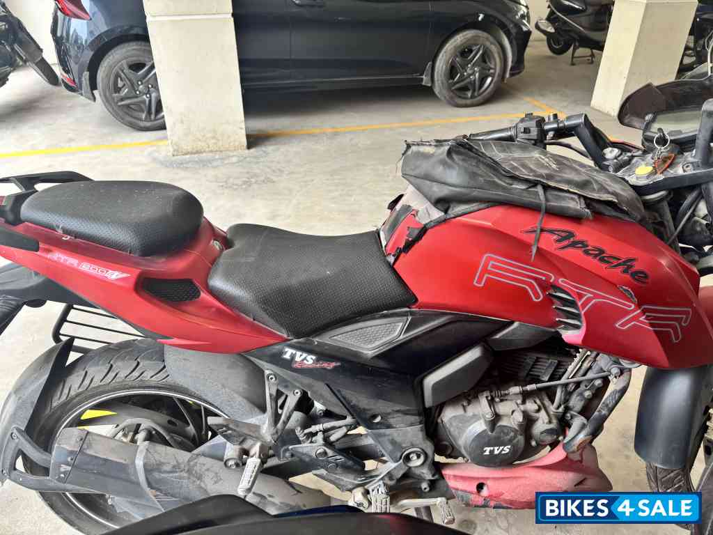 Red TVS Apache RTR 200 4V
