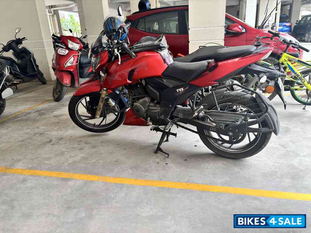 Red TVS Apache RTR 200 4V