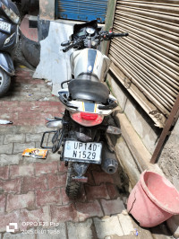 White TVS Apache RTR 160