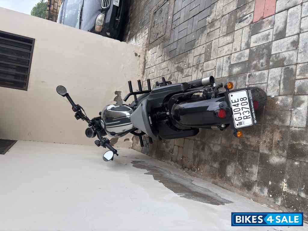 Black Jawa 42 Bobber Black Mirror