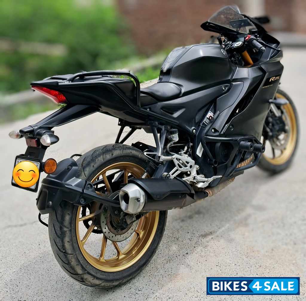 Yamaha R15 V4