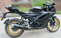 Yamaha R15 V4