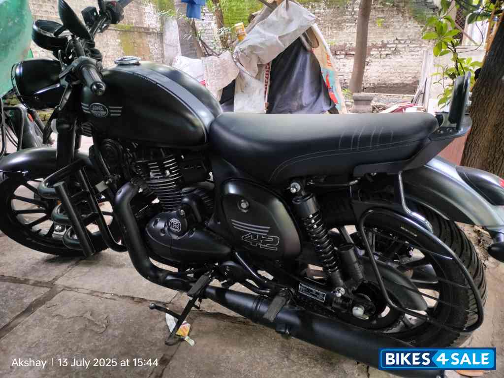 Jawa 42 Dual Channel ABS AllStar Black