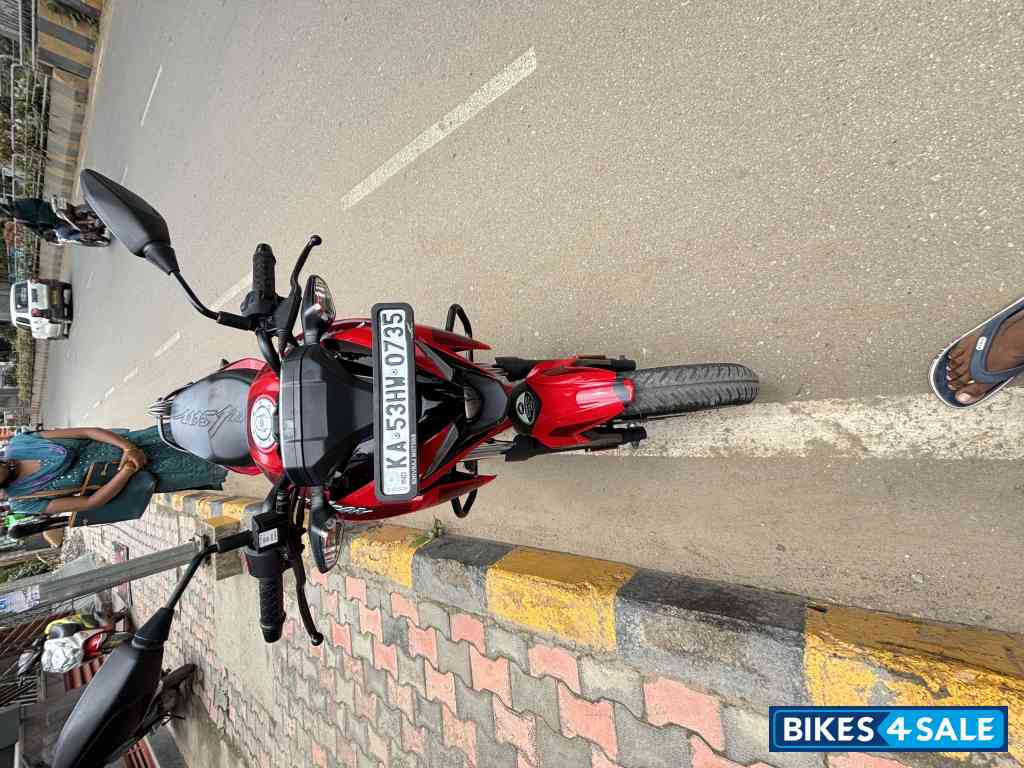 Red Bajaj Pulsar N150