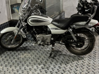 White Bajaj Avenger Cruise 220