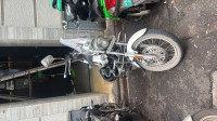 White Bajaj Avenger Cruise 220
