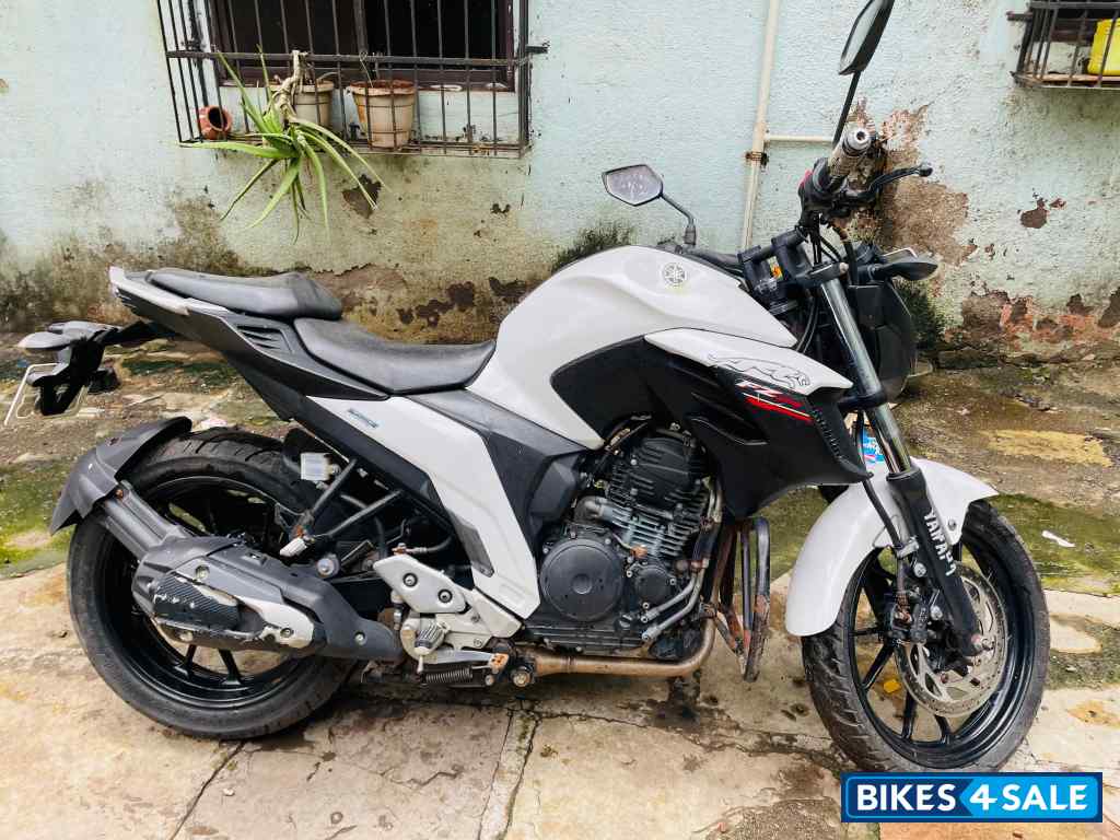 Yamaha FZ25
