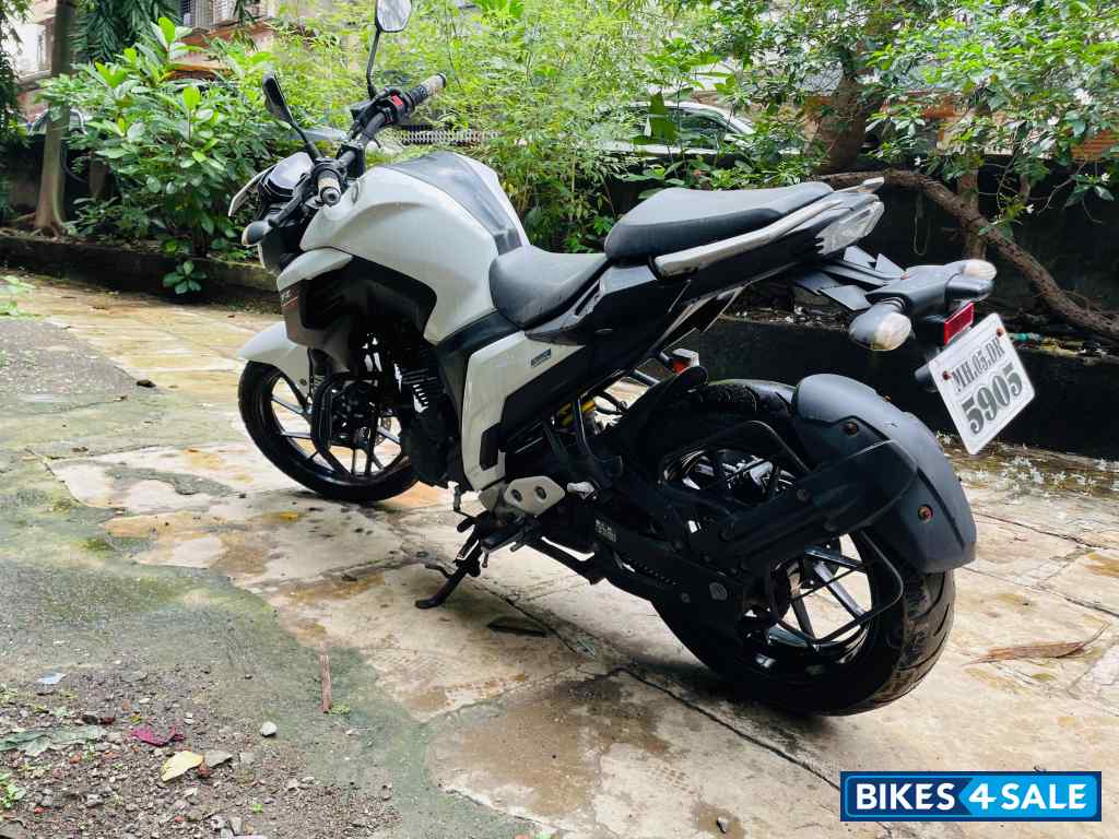 Yamaha FZ25