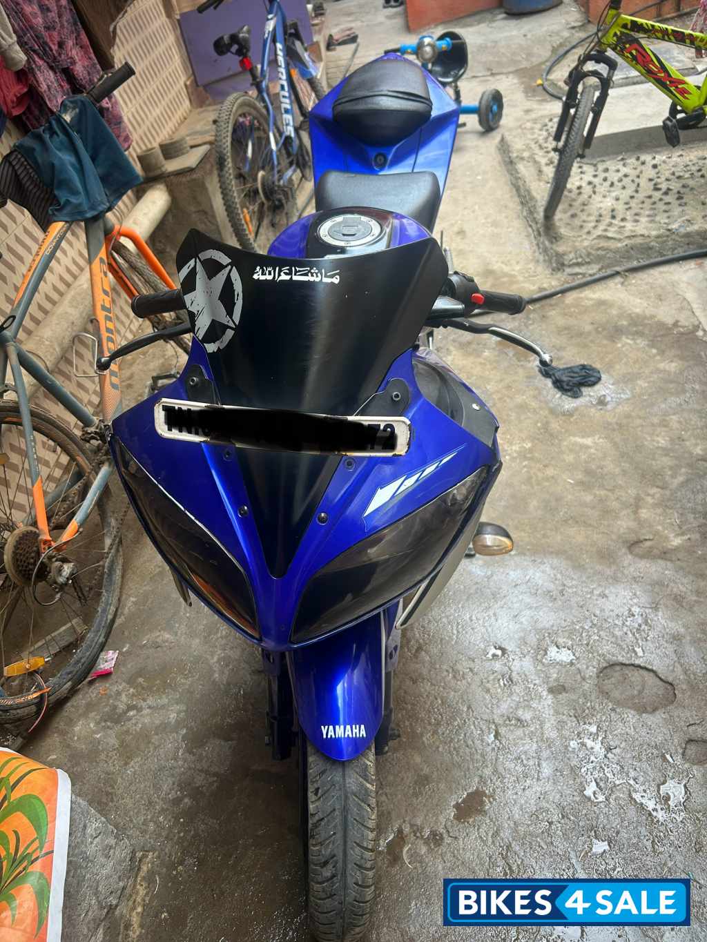 Blue Yamaha YZF R15 V2