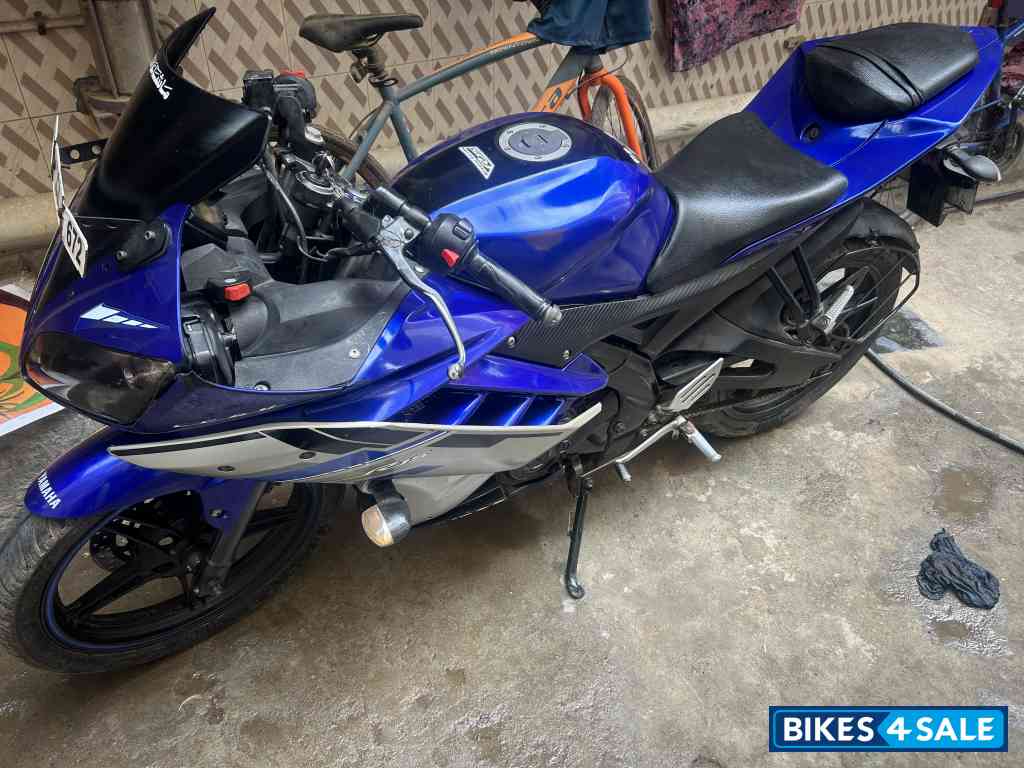 Blue Yamaha YZF R15 V2