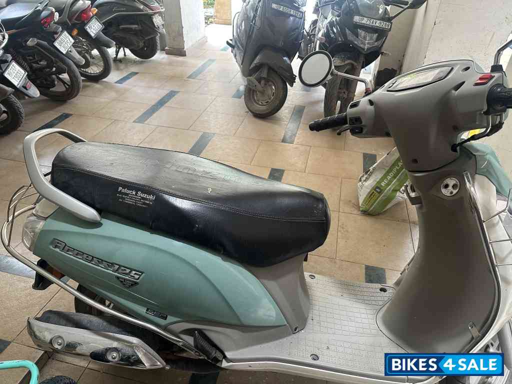 Ice Green +white Suzuki Access 125 Ride Connect Edition