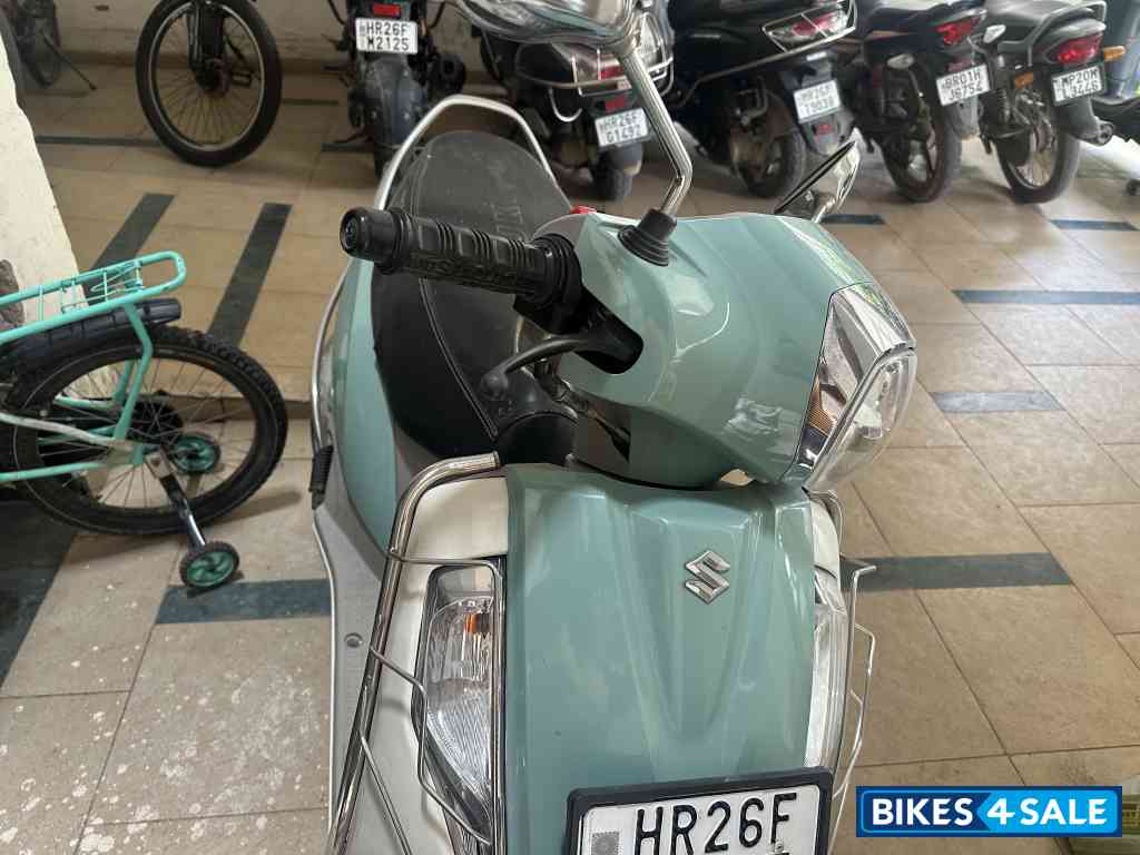 Ice Green +white Suzuki Access 125 Ride Connect Edition