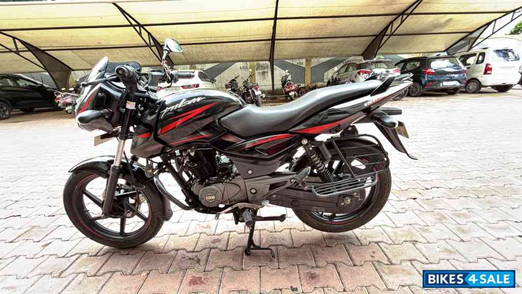 Black Bajaj Pulsar 150 DTSi