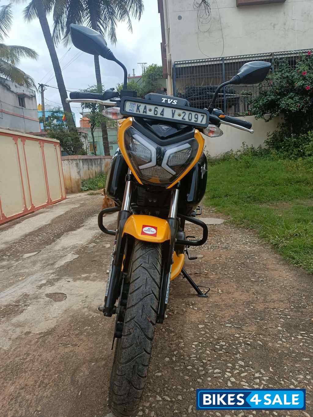 Yellow TVS Raider Split Seat