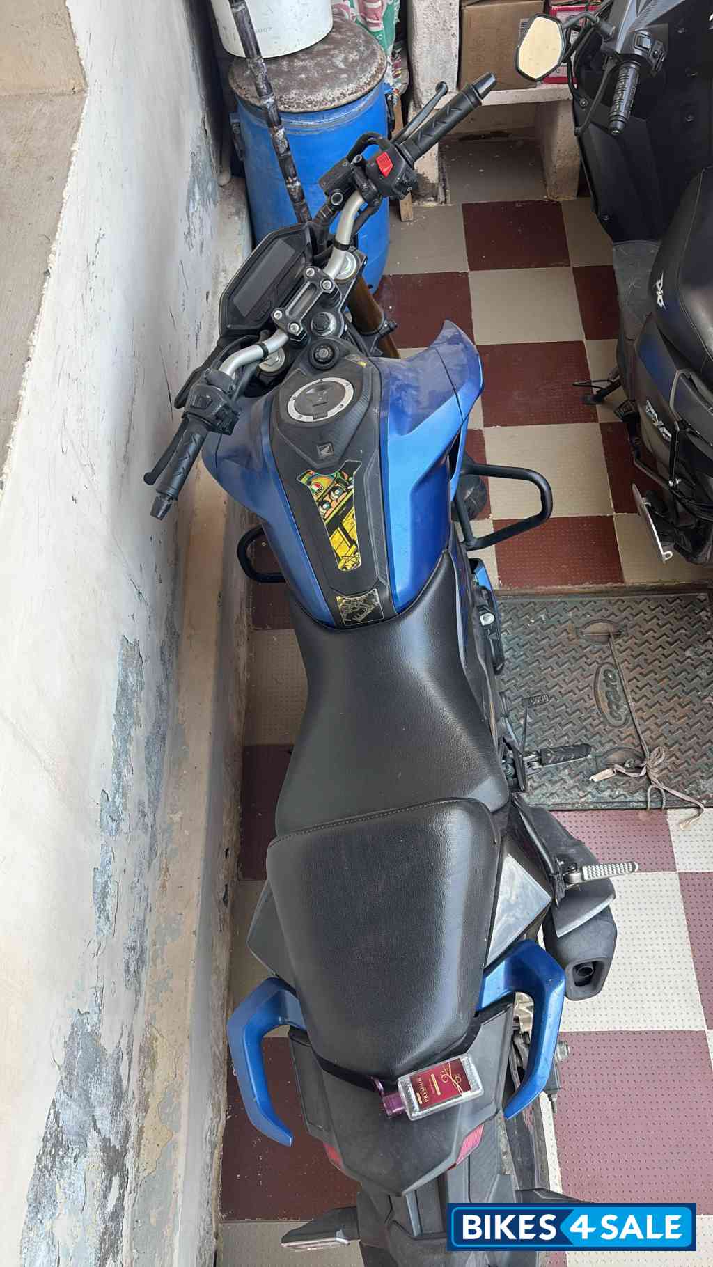 Blue Honda Hornet 2.0