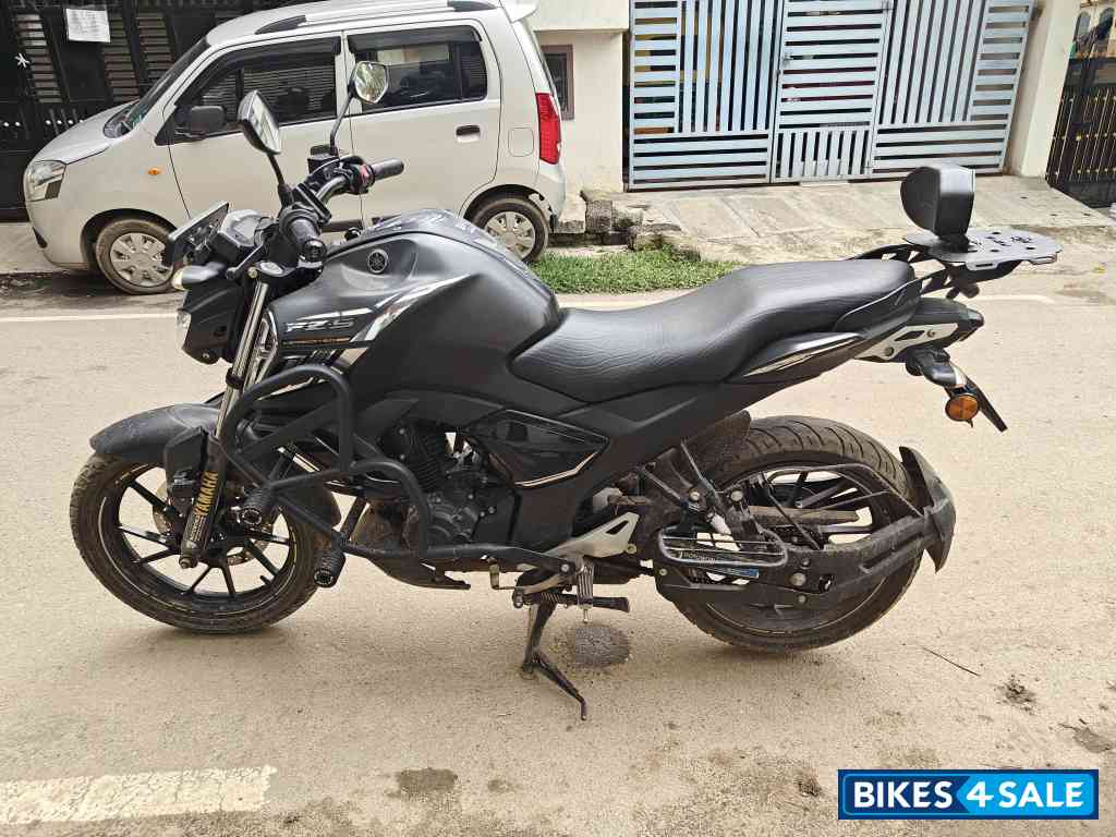 Black Yamaha FZ-S FI V3 BS6