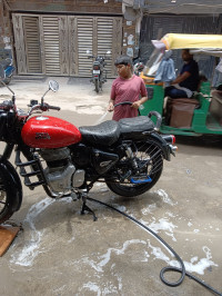 Royal Enfield Classic 350 Redditch Red 2023 Model