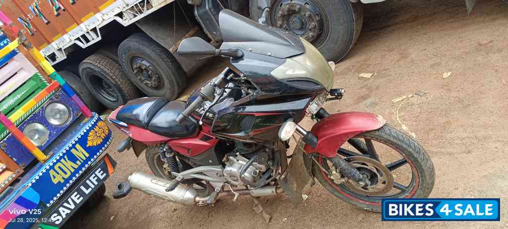 Bajaj Pulsar 220 DTSFi Bajaj Pulsar 220 DTSFi