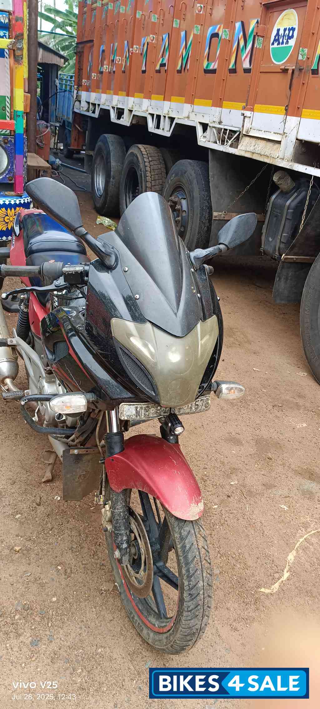 Bajaj Pulsar 220 DTSFi Bajaj Pulsar 220 DTSFi