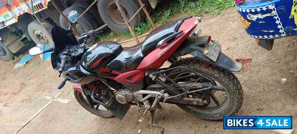 Bajaj Pulsar 220 DTSFi Bajaj Pulsar 220 DTSFi