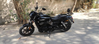Black Harley Davidson Street 750