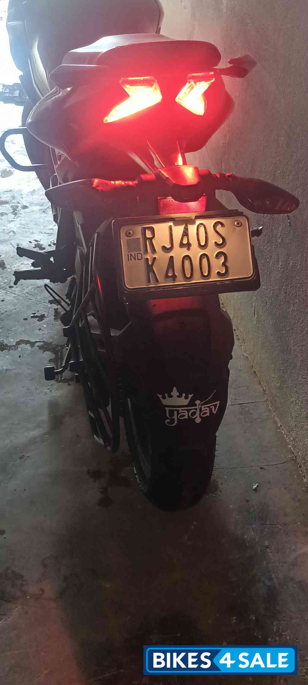 Black Bajaj Pulsar N160 Dual Channel ABS