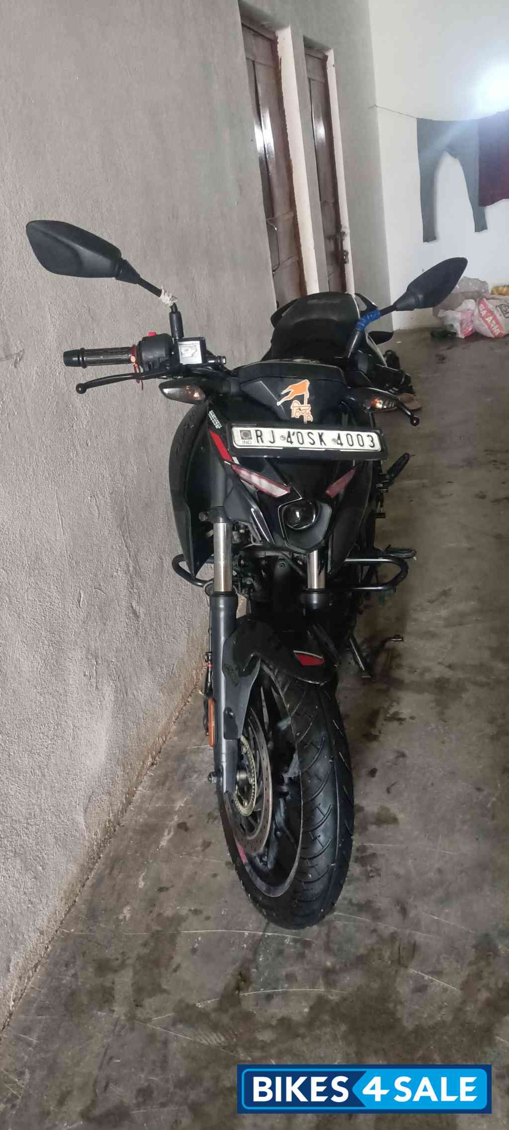 Black Bajaj Pulsar N160 Dual Channel ABS