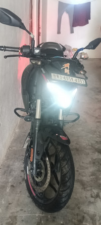 Black Bajaj Pulsar N160 Dual Channel ABS