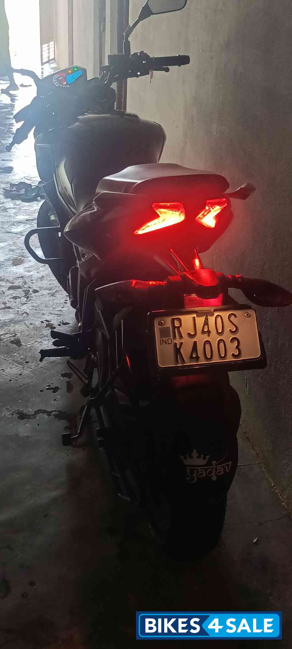 Black Bajaj Pulsar N160 Dual Channel ABS