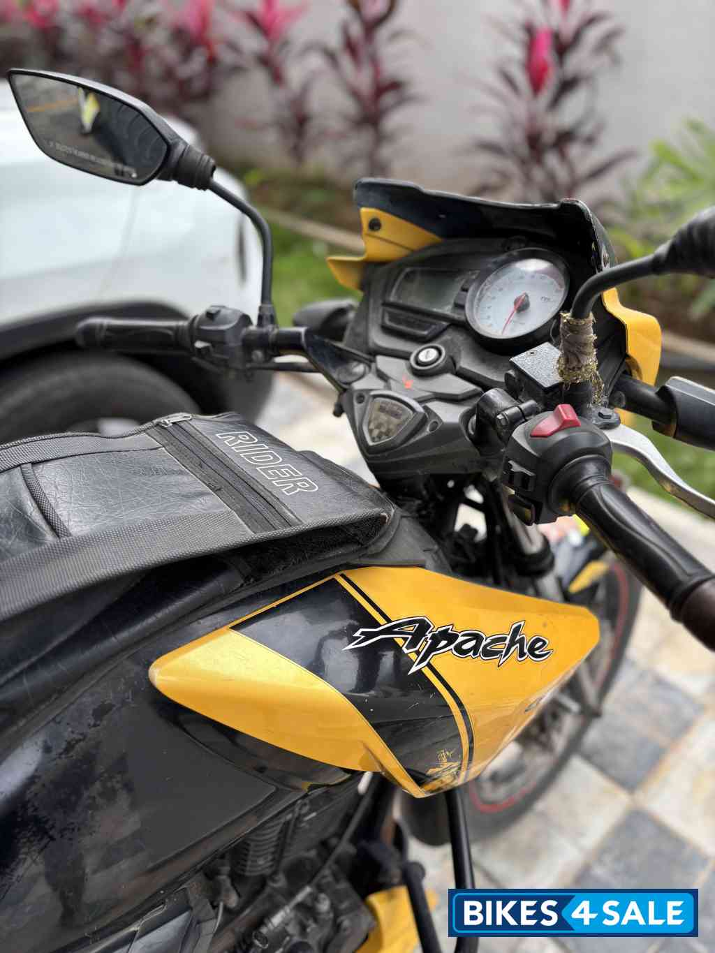 Yellow Black TVS Apache RTR 160