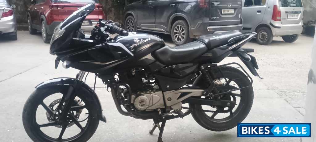 Bajaj Pulsar 220 DTSi
