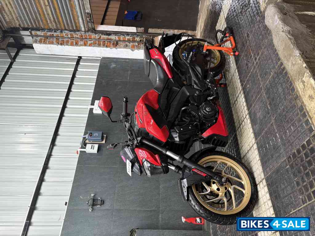 Bajaj Dominar 400 Disc