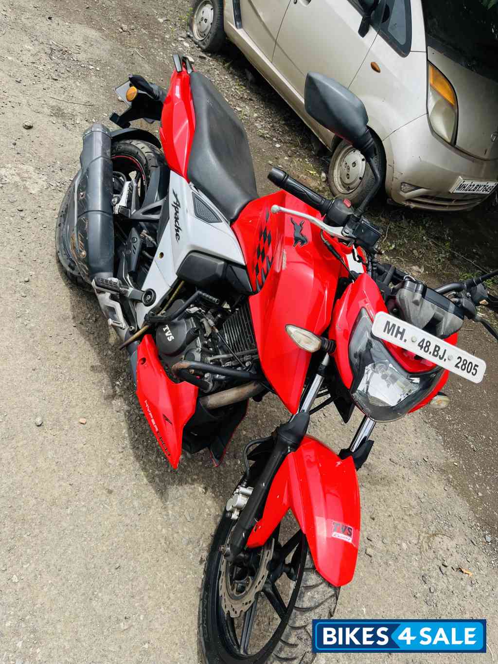 Red TVS Apache RTR 160 4V