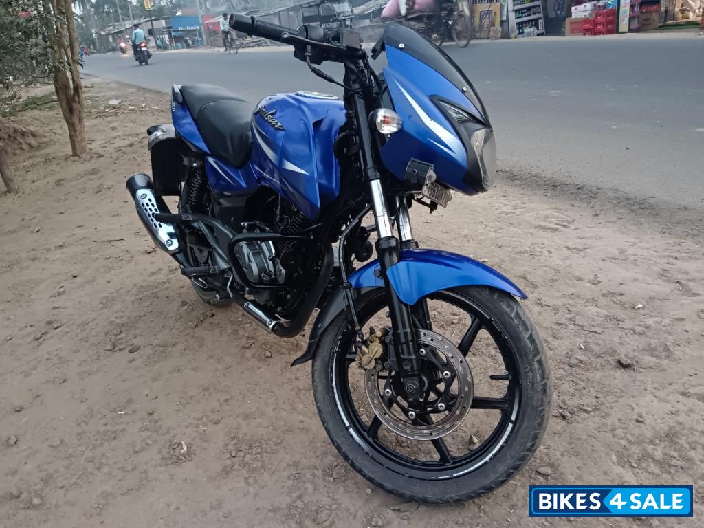 Blue Bajaj Pulsar 180 DTSi