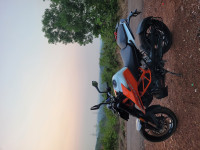 White & Orange KTM Duke 125