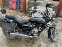 Black Bajaj Avenger Cruise 220