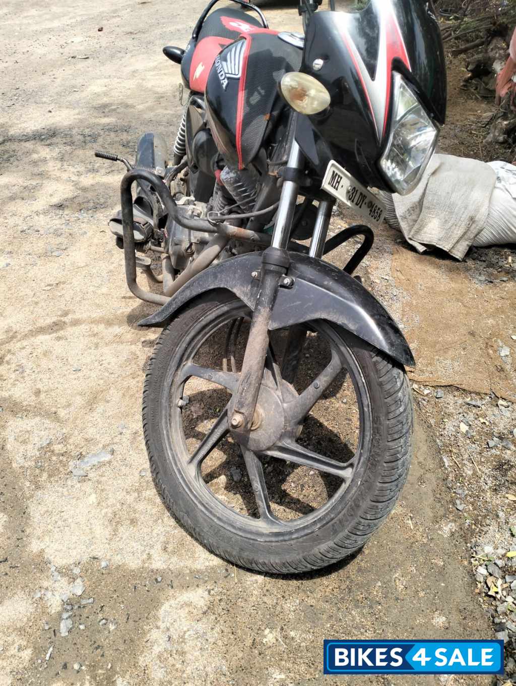 Black Honda CB Shine